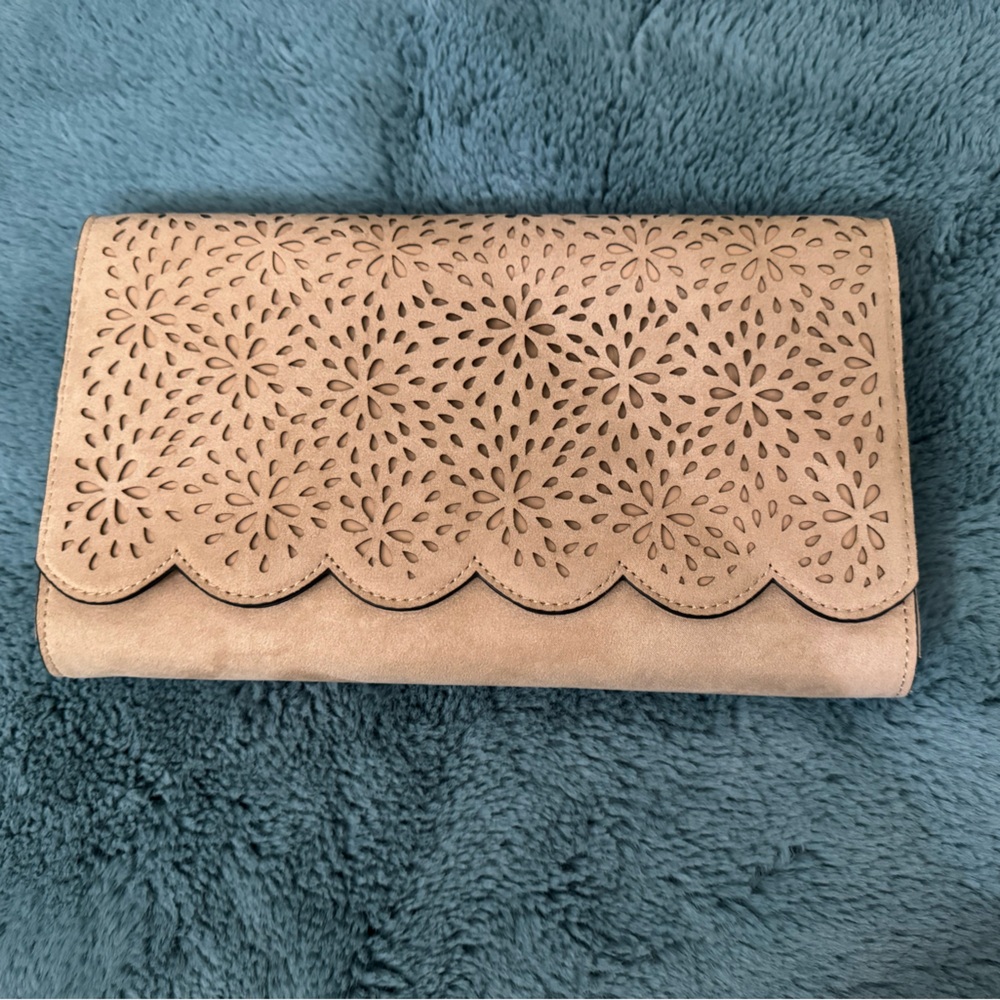 aldo clutch
